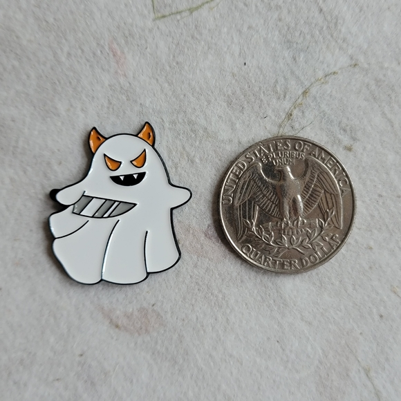 Devil Knife Ghost Halloween Enamel Pin - Picture 3 of 7